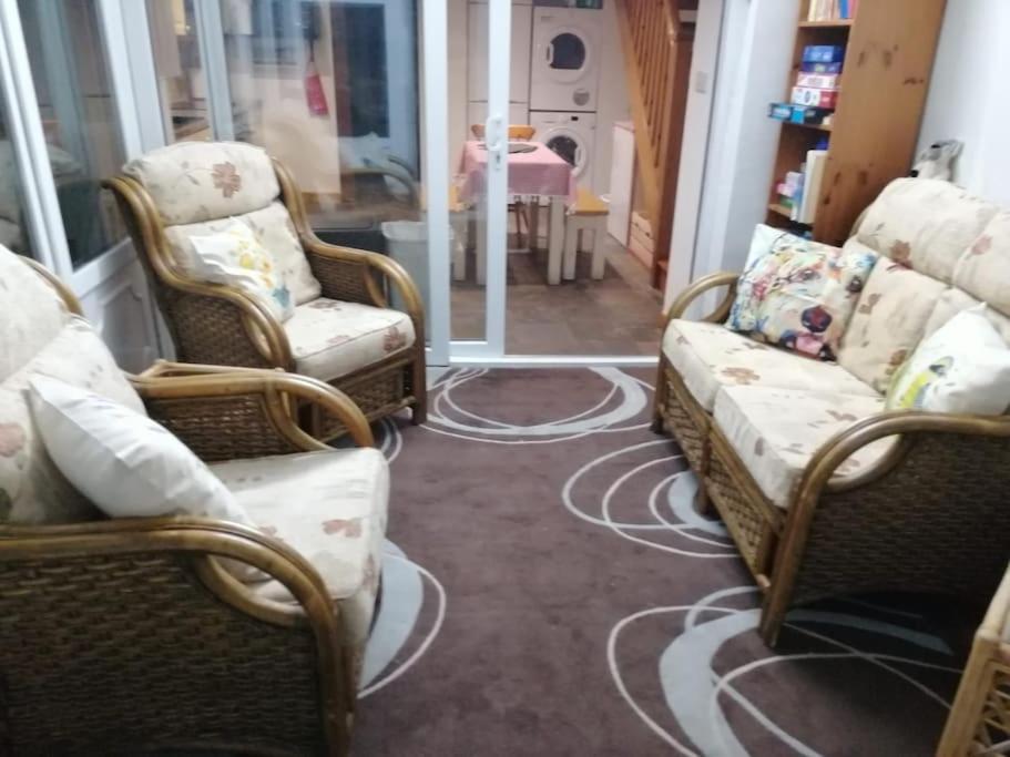 Welsh Miners Cottage Four Bedroom House Treherbert 外观 照片