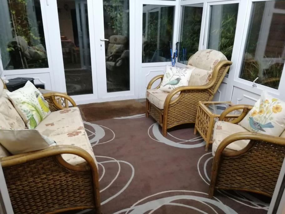 Welsh Miners Cottage Four Bedroom House Treherbert 外观 照片