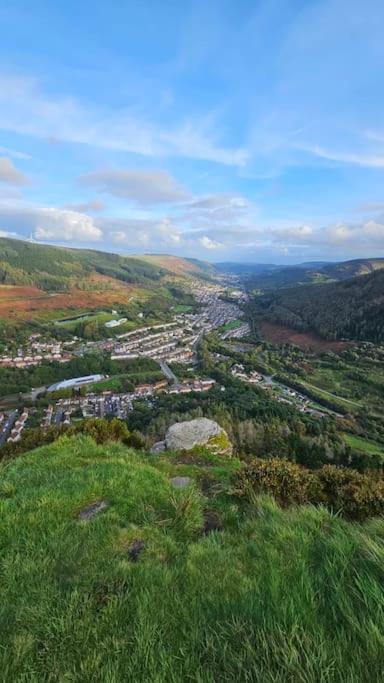 Welsh Miners Cottage Four Bedroom House Treherbert 外观 照片