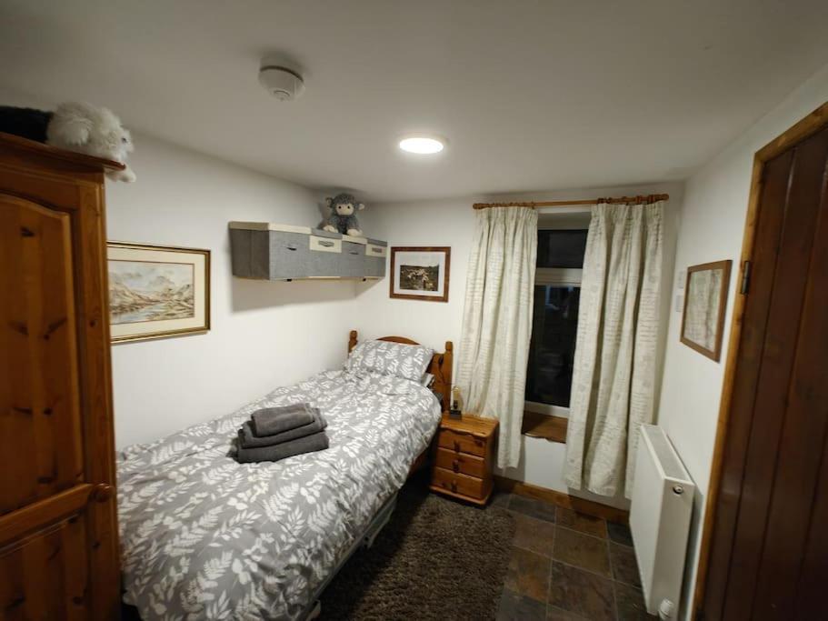 Welsh Miners Cottage Four Bedroom House Treherbert 外观 照片